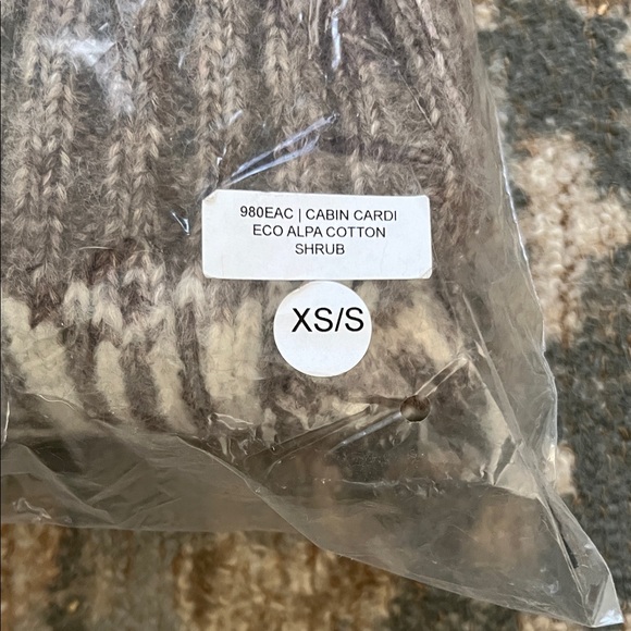 Ozma Cabin Cardi Alpaca Cotton in Shrub XS/S - Picture 3 of 5